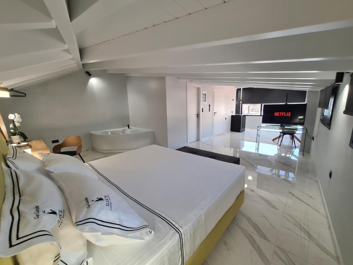 Ilia'S Luxury Suites - Adults Only Xylokastro Eksteriør billede
